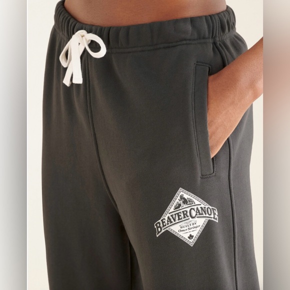 NWOT Roots Beaver Canoe Sweatsuit Gender Free - Picture 3 of 10